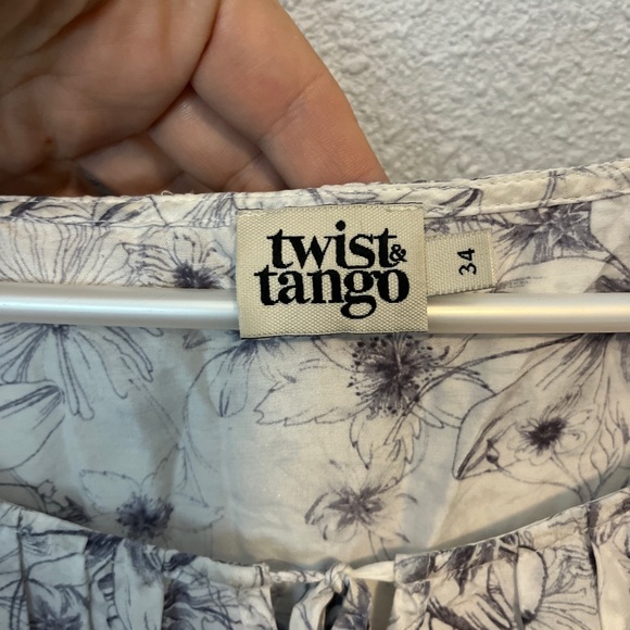 Twist and Tango long sleeve silk blend floral blouse - Picture 2 of 6